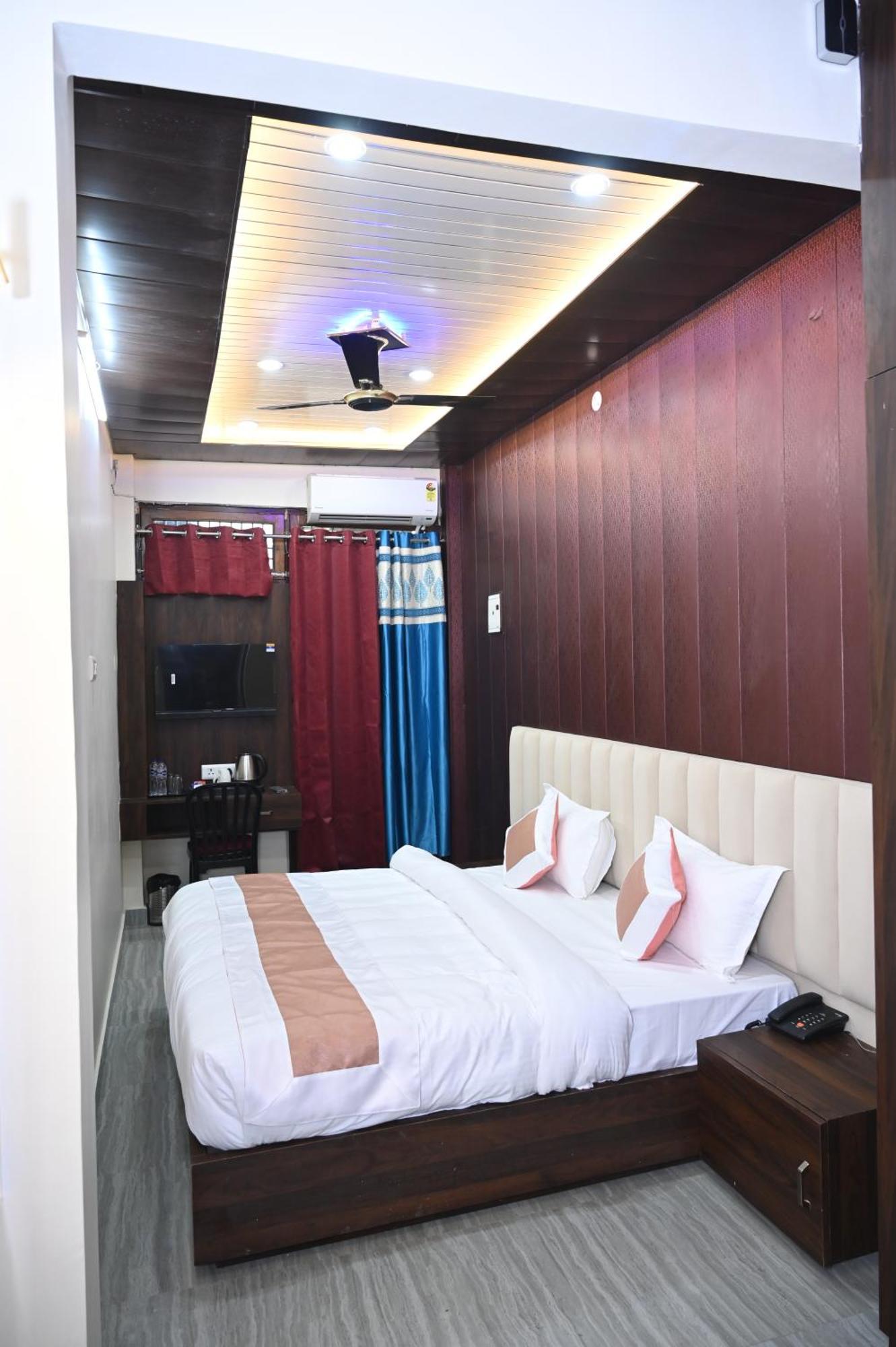 Sun High Stay Luxury Guest House Varanasi Esterno foto