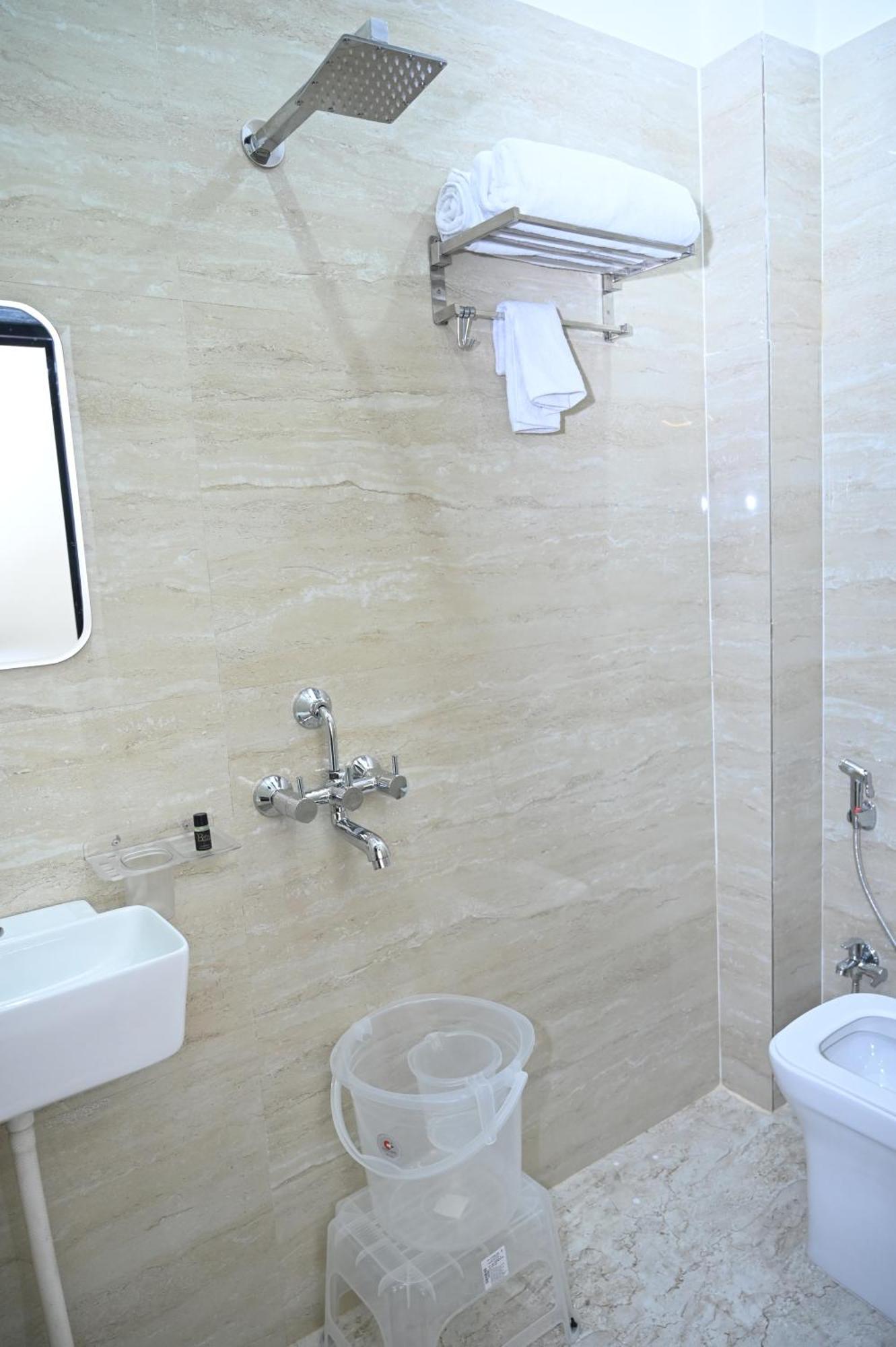 Sun High Stay Luxury Guest House Varanasi Esterno foto